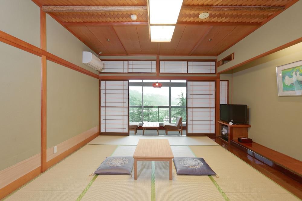 Отель Ooedo Onsen Monogatari Yamashiro Saichoraku Кага Экстерьер фото