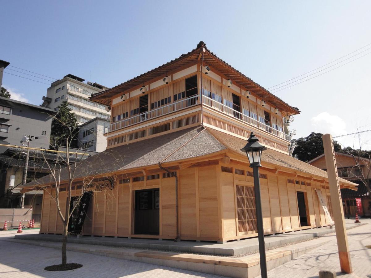 Отель Ooedo Onsen Monogatari Yamashiro Saichoraku Кага Экстерьер фото