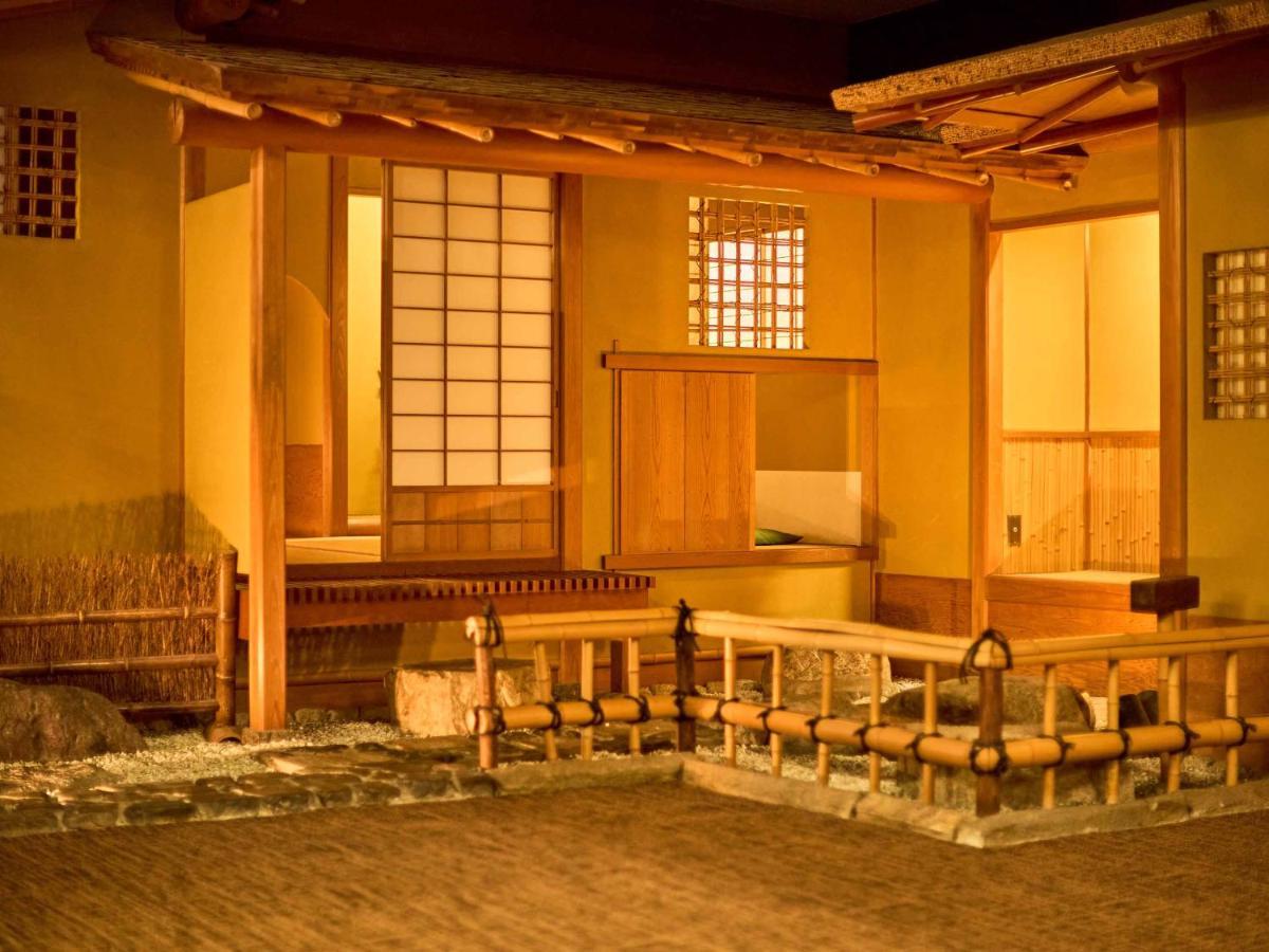 Отель Ooedo Onsen Monogatari Yamashiro Saichoraku Кага Экстерьер фото