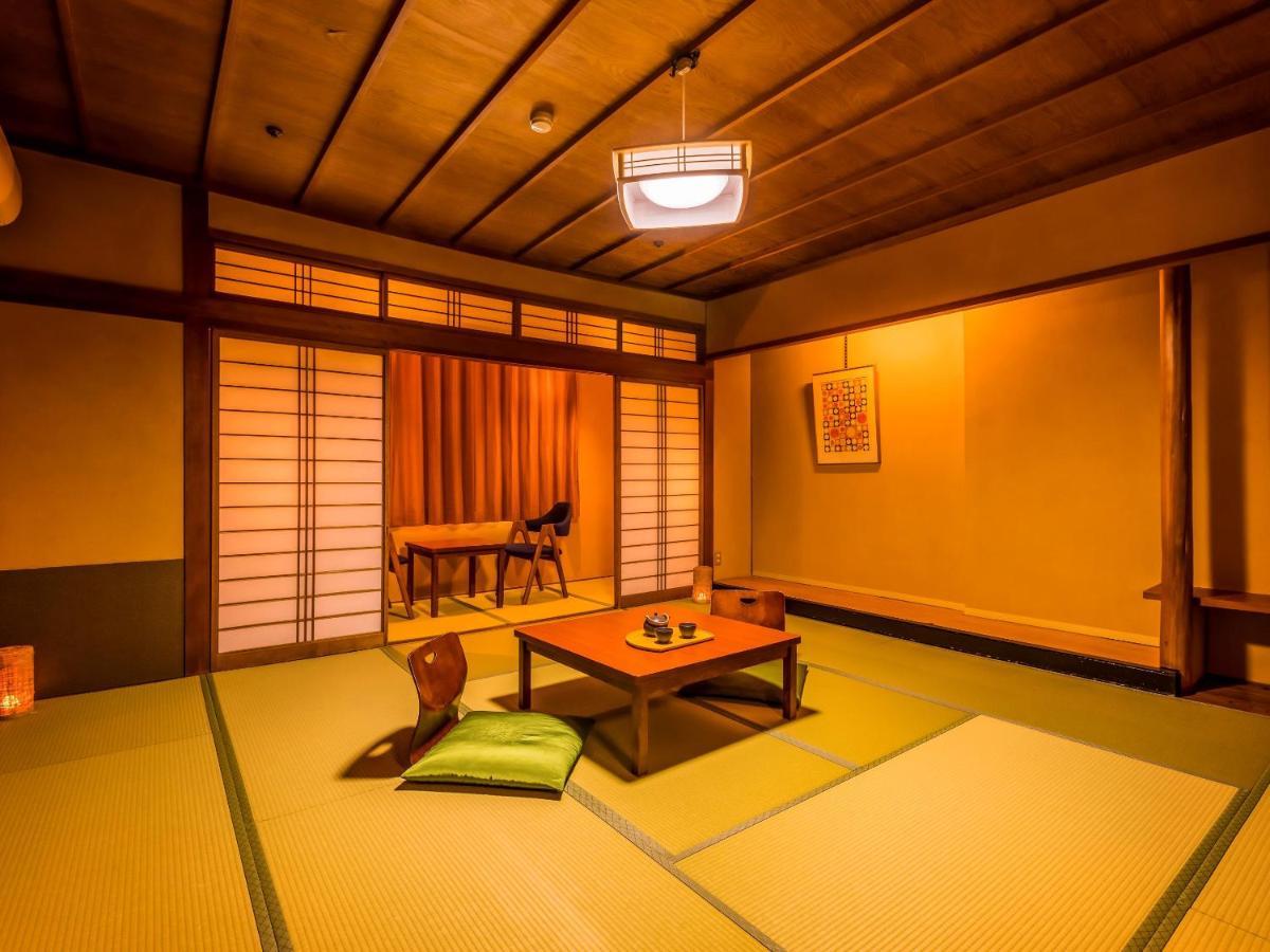 Отель Ooedo Onsen Monogatari Yamashiro Saichoraku Кага Экстерьер фото
