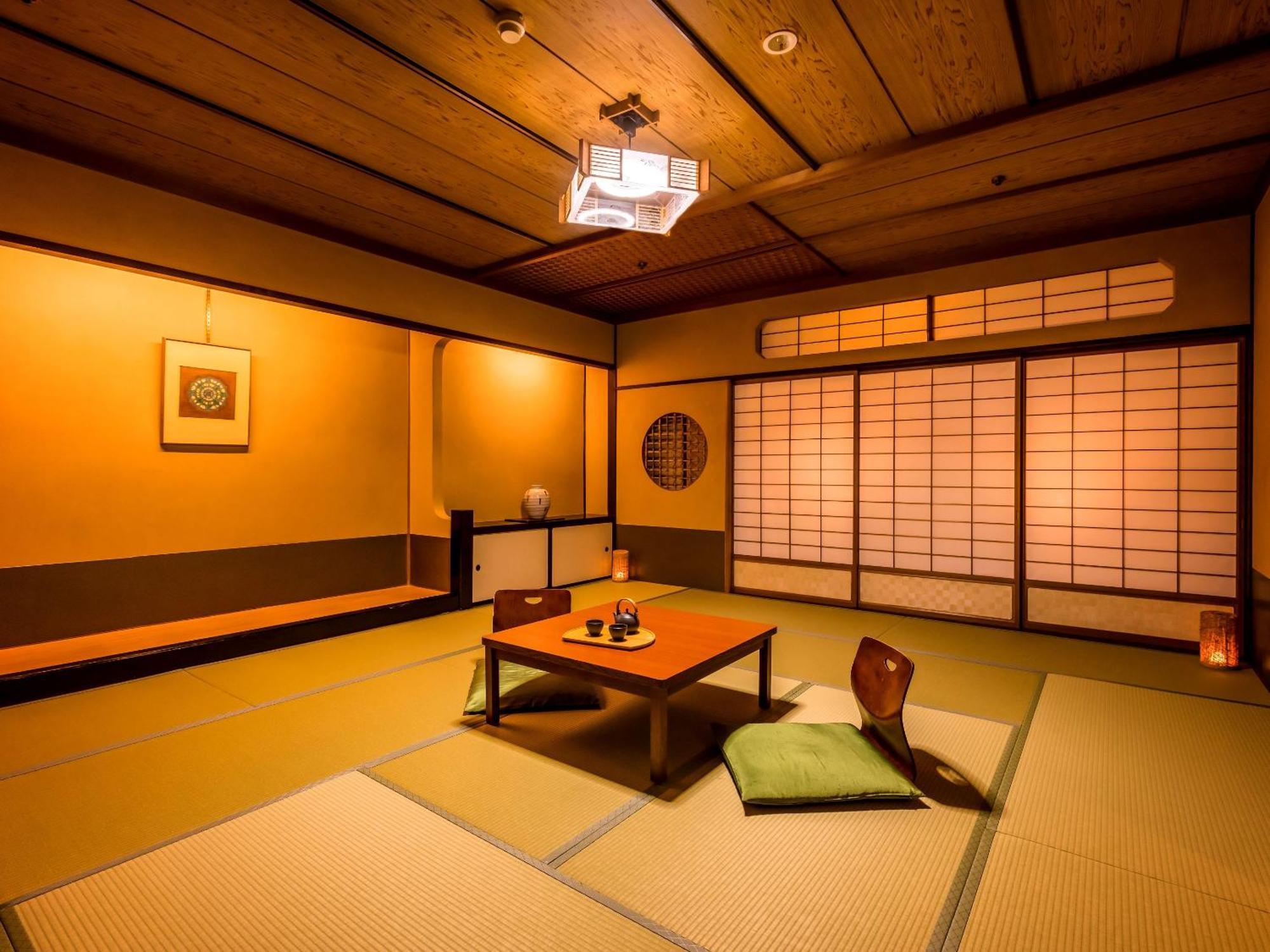 Отель Ooedo Onsen Monogatari Yamashiro Saichoraku Кага Экстерьер фото