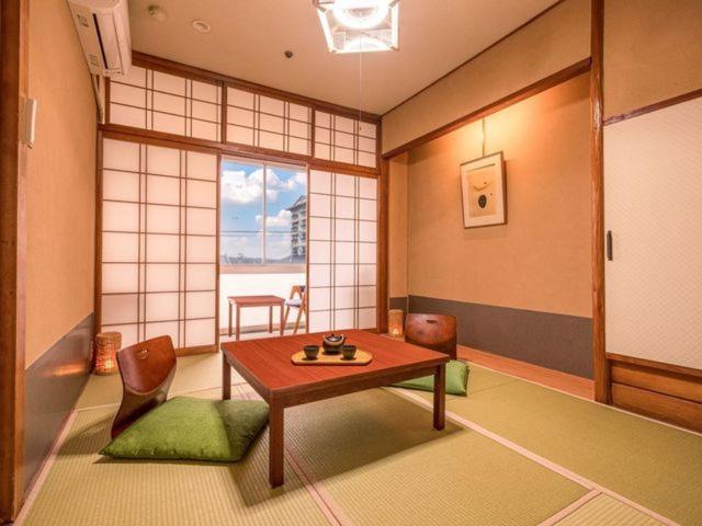 Отель Ooedo Onsen Monogatari Yamashiro Saichoraku Кага Экстерьер фото